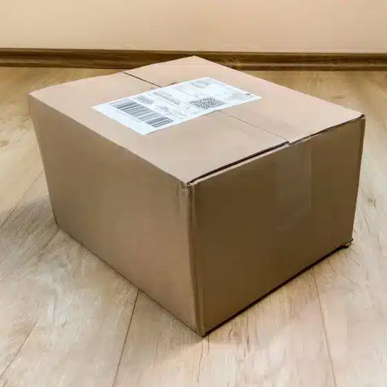 Returns label on box